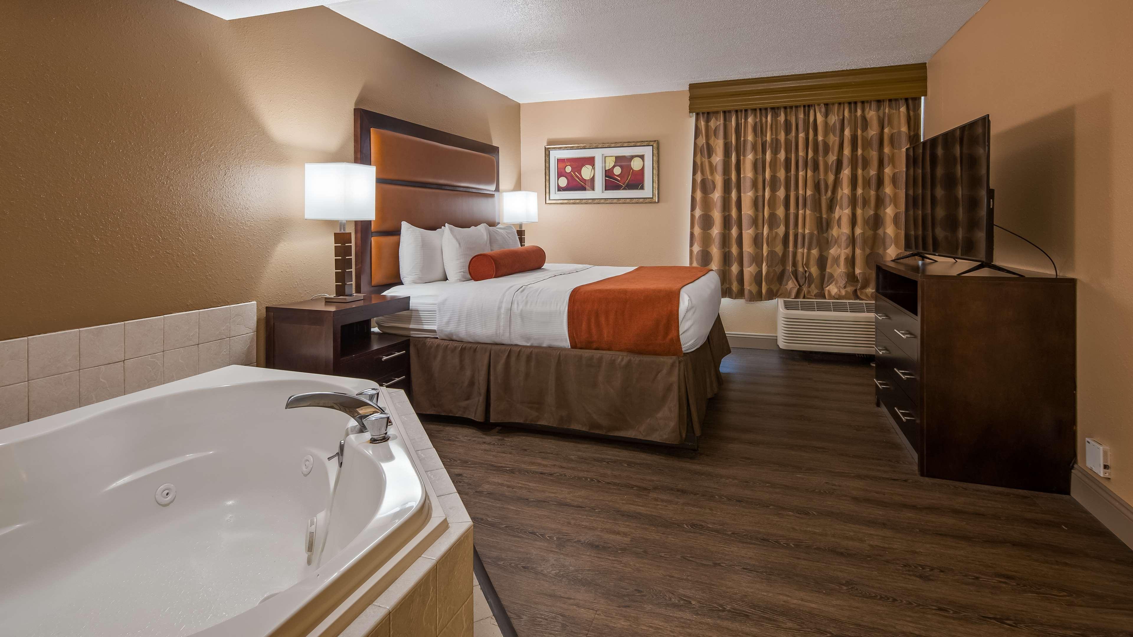 Best Western Crossroads Of The Bluffs Council Bluffs Exterior photo