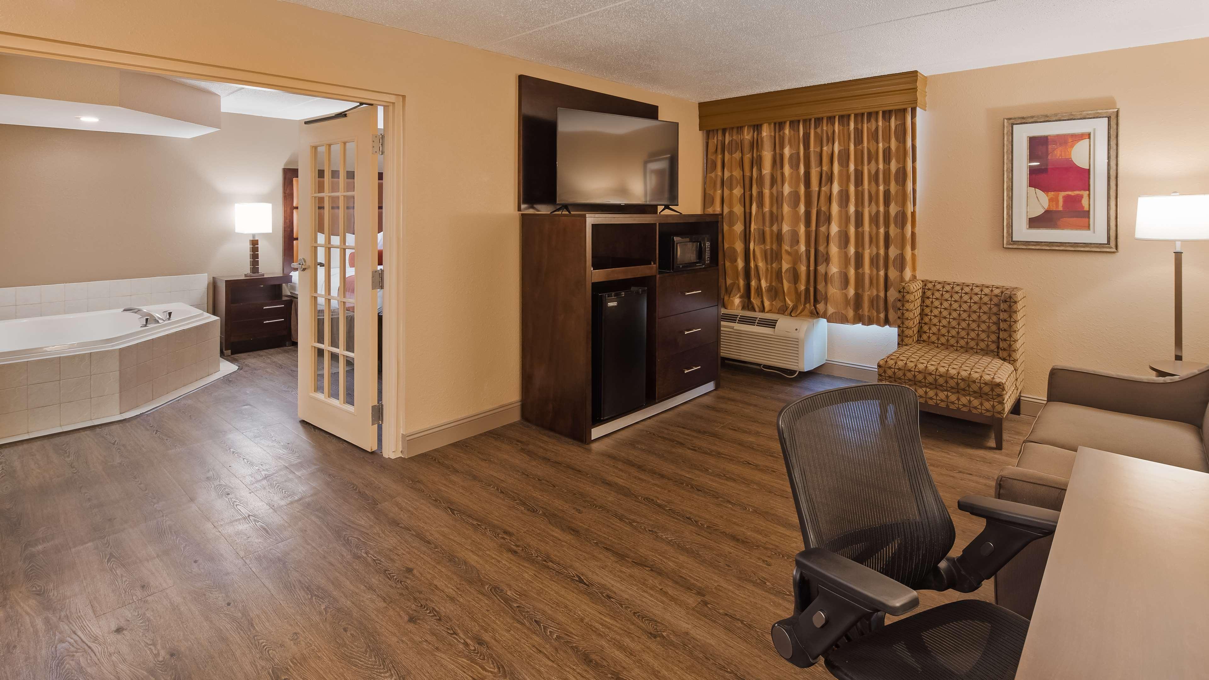 Best Western Crossroads Of The Bluffs Council Bluffs Exterior photo