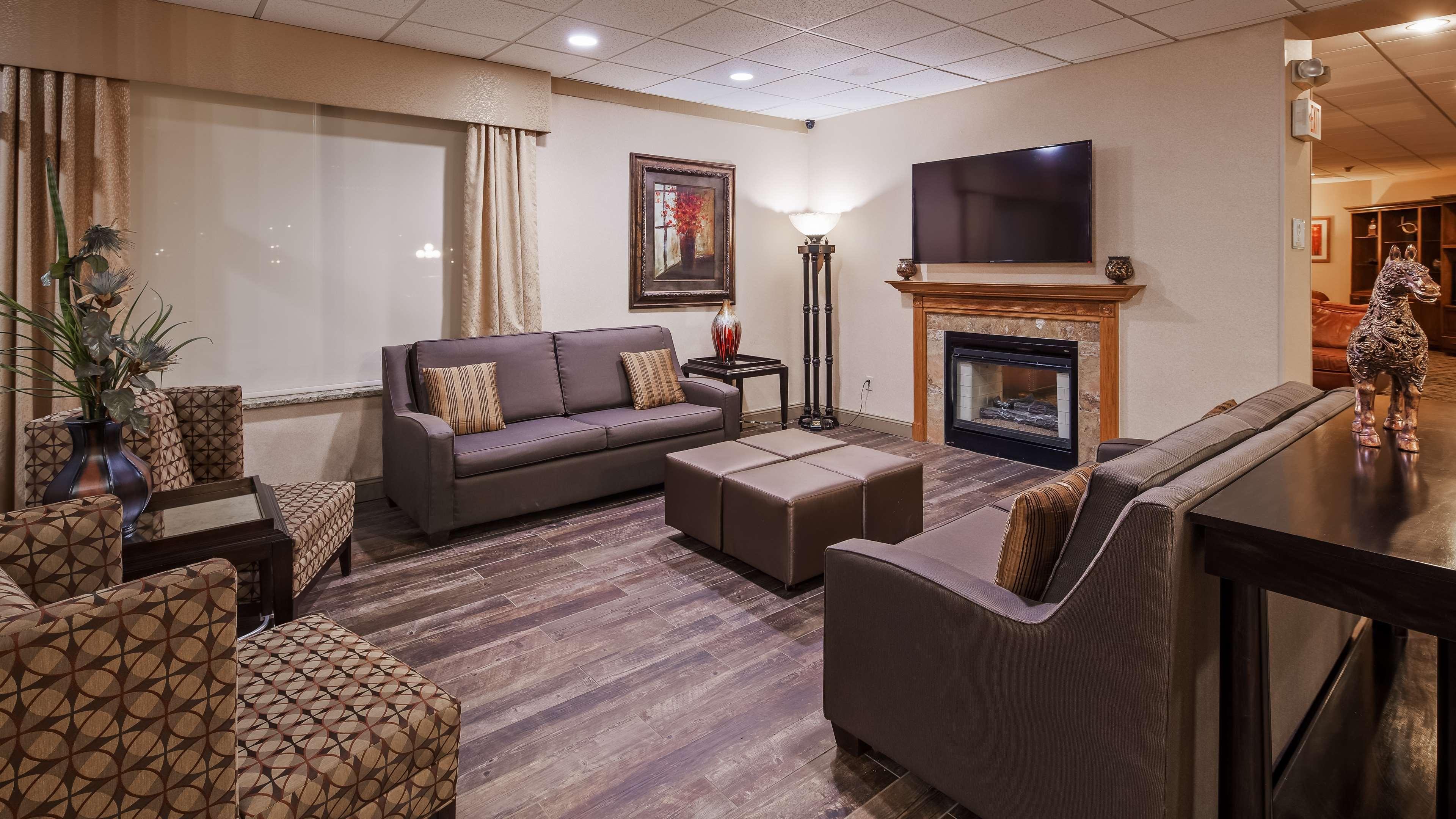 Best Western Crossroads Of The Bluffs Council Bluffs Exterior photo