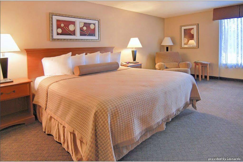 Best Western Crossroads Of The Bluffs Council Bluffs Exterior photo