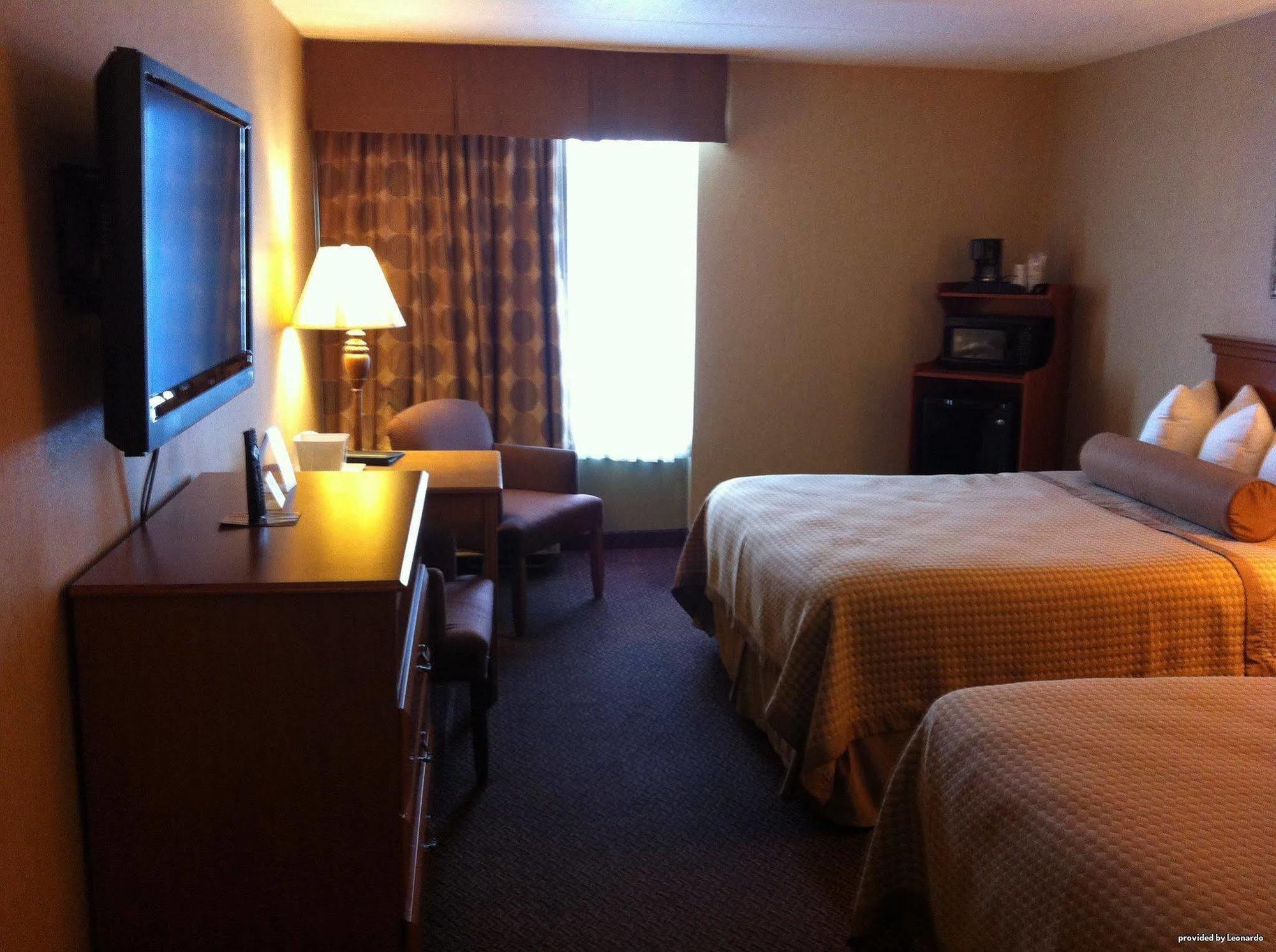 Best Western Crossroads Of The Bluffs Council Bluffs Room photo